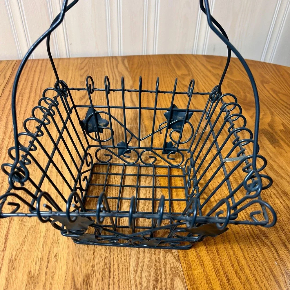 Vintage 80s Metal Ivy Basket Planter green Wire Garden Farmhouse Cottagecore